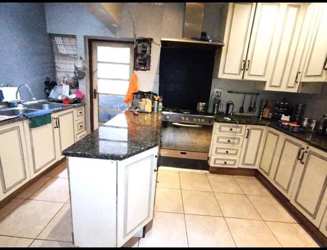 6 BEDROOM HOUSE FOR SALE IN KLIPRIVIER